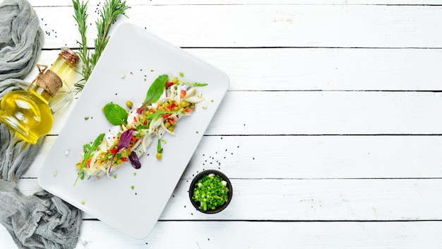 Filetto di aringhe salate con cipolle Vista dall'alto Spazio libero per il testo