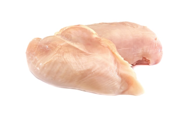 Filetto di pollo isolato su superficie bianca