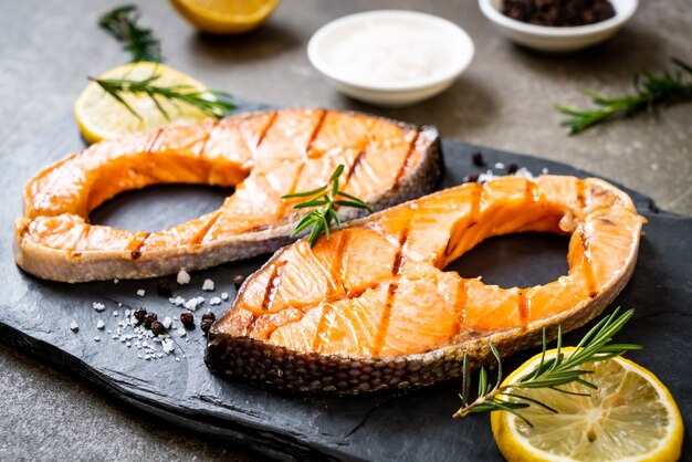 filetto di salmone alla griglia