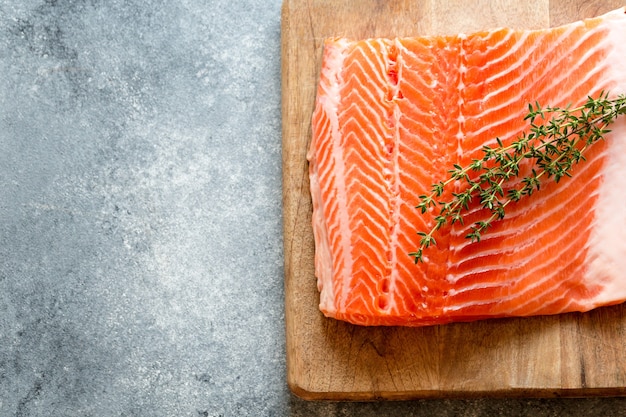 Filetto di salmone crudo fresco