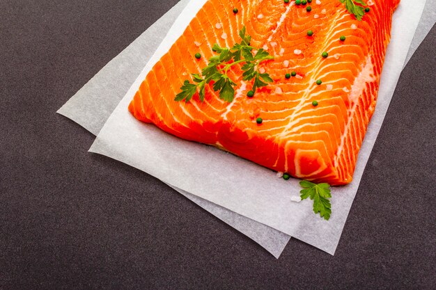 Filetto di trota crudo (salmone).