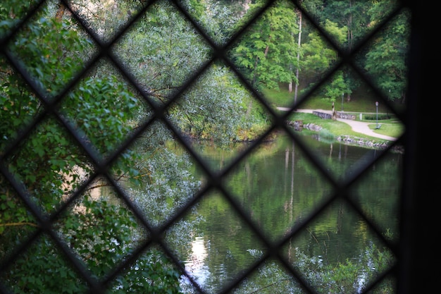 finestra sul lago e parco