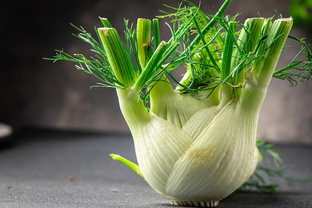finocchio fresco radice vegetale pasto sano spuntino dieta sul tavolo copia spazio cibo sfondo