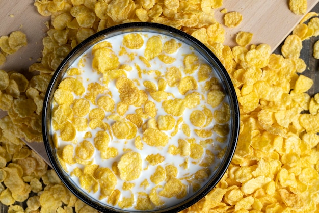 Fiocchi di mais per la colazione a secco di colore giallo da vicino