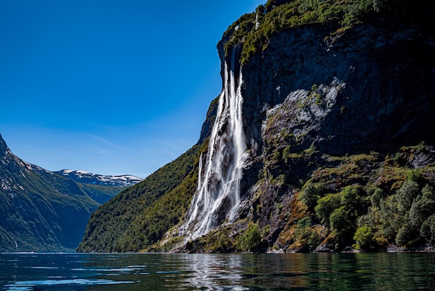 Fiordo di Geiranger, cascata delle Sette Sorelle. Bellissimo paesaggio naturale della Norvegia.