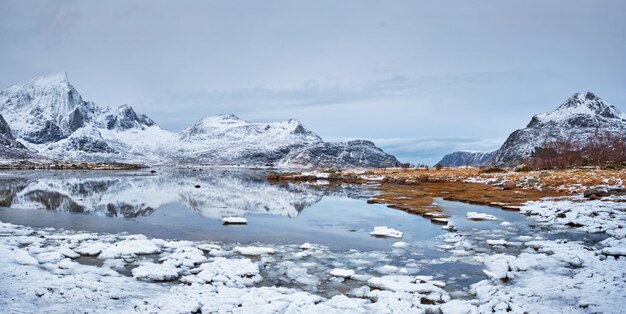 Fiordo in inverno, Norvegia