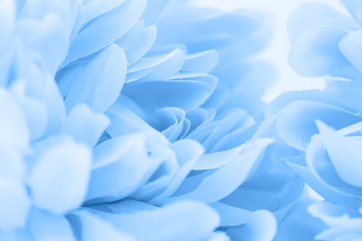 fiori blu realizzati con filtri colorati