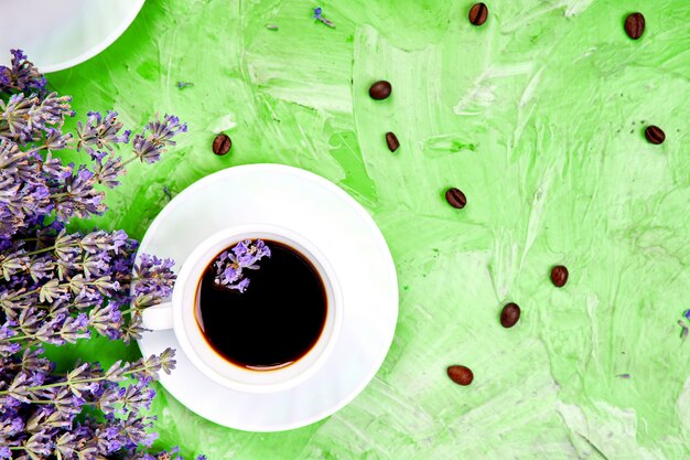 Fiori di caffè e lavanda