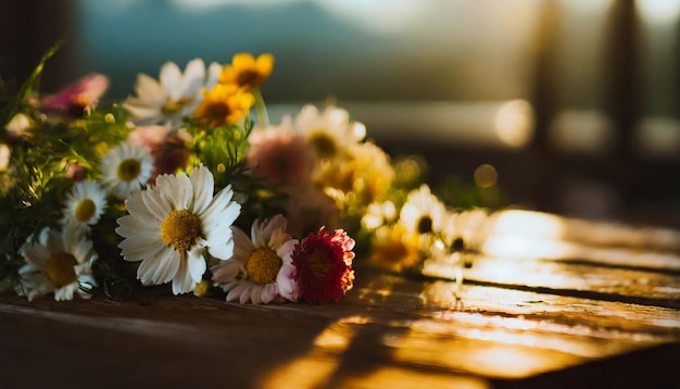 Fiori freschi su un tavolo di legno un bel bouquet primavera o estate