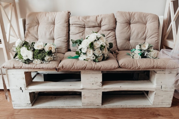 Fiori matrimonio e decorazioni in legno fatte a mano