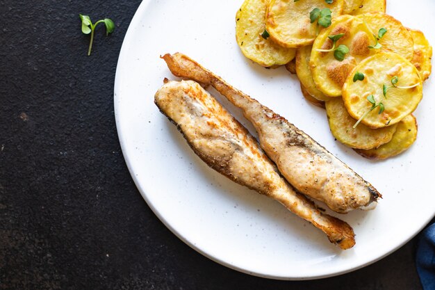 fish and chips patatine fritte fetta guarnire frutti di mare al forno