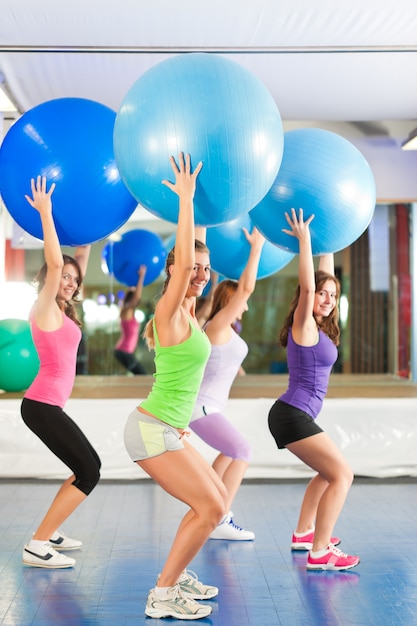 Fitness - Allenamento e allenamento in palestra