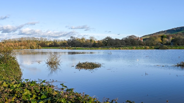 Fiume Cuckmere allagato ad Alfriston nel novembre 2022