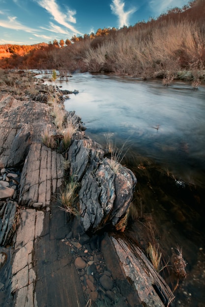 Fiume di campagna salutare