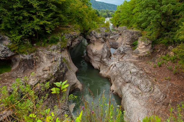 Fiume di montagna Repubblica di Adygea