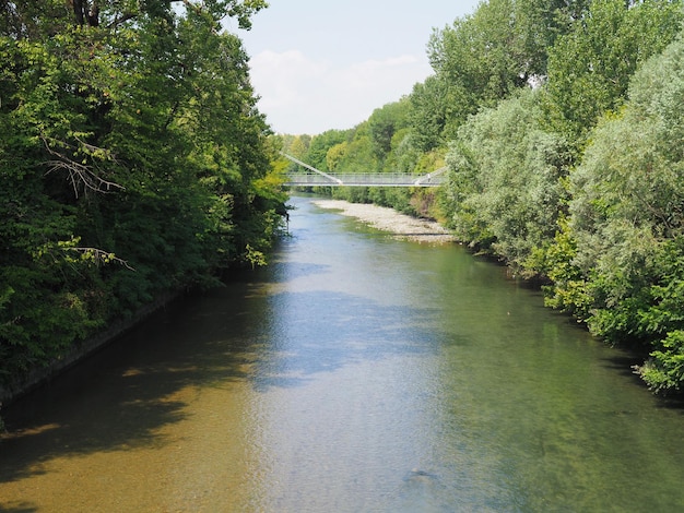 Fiume Dora nel Parco Dora a Torino