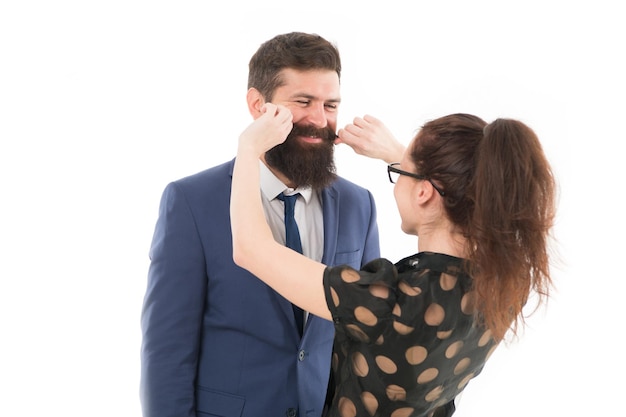 Flirtare con il capo Segretario seducente Partner commerciali uomo con la barba e donna che flirta conferenza o riunione d'affari Capo e assistente donna attraente sfondo bianco Relazioni d'affari