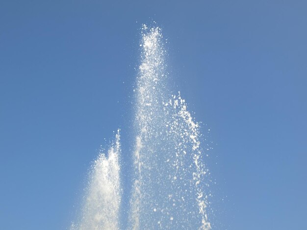 Flusso d'acqua della fontana