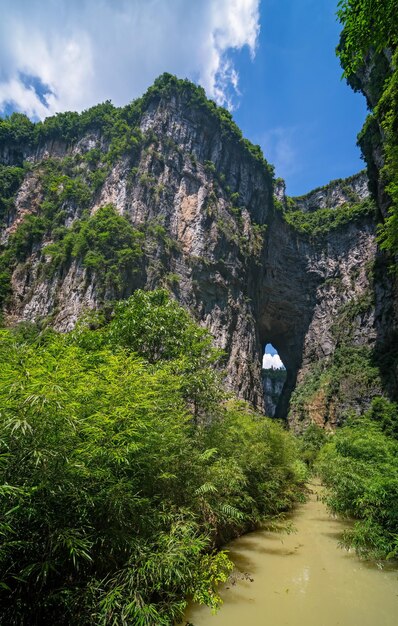 Flusso fangoso nel Parco Nazionale di Wulong