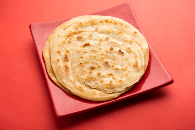 Focaccia indiana chiamata Laccha Paratha, composta da strati di farina di frumento o maida