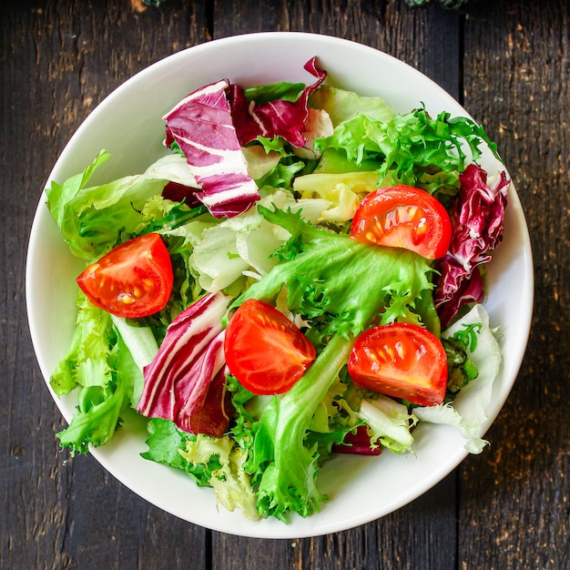 Foglie di insalata di verdure sane