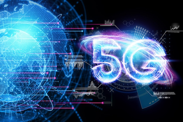 Fondo creativo di tecnologia mobile dell'ologramma 5G. Concetto di rete 5G, Internet mobile ad alta velocità, reti di nuova generazione. Tecnica mista. Rendering 3D, illustrazione 3D.