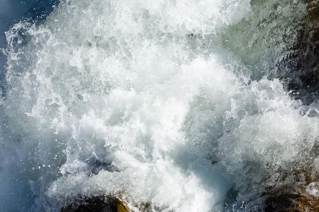 Fondo della natura del primo piano della cascata