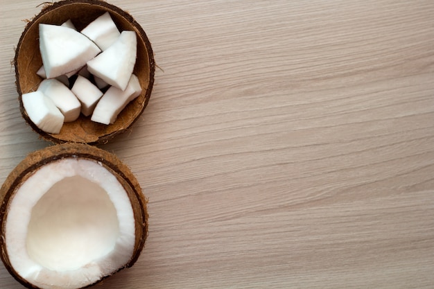 Fondo di legno della noce di cocco di vista superiore