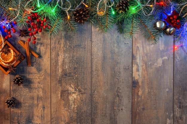 Fondo di legno di Natale e Capodanno con luce