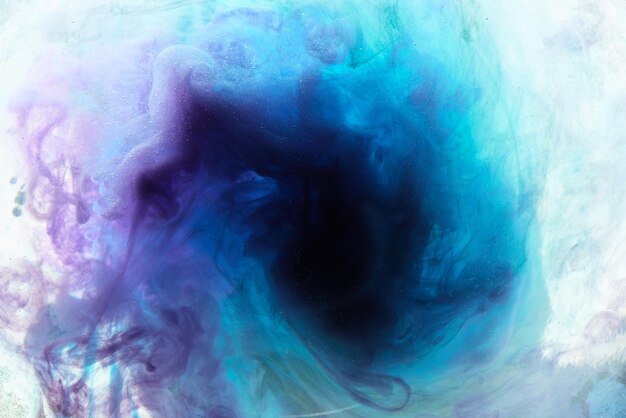 Fondo liquido astratto blu di danza psichedelica. Galassia fantastico universo del cielo, fumo di pittura ad acquerello vorticoso