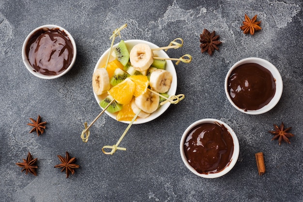 Fonduta di cioccolato con frutta