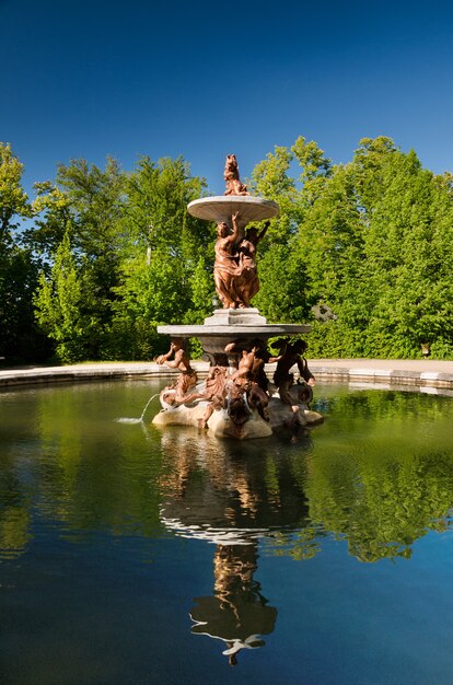 Fontana ai giardini del palazzo a La Granja de San Ildefonso, Segovia, Spagna.