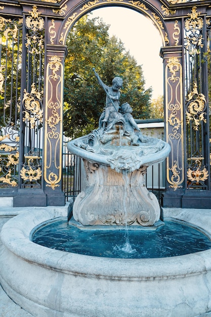 Fontana di Nettuno al posto Stanislas nel cancello dorato di Nancy Francia dipartimento Lorena