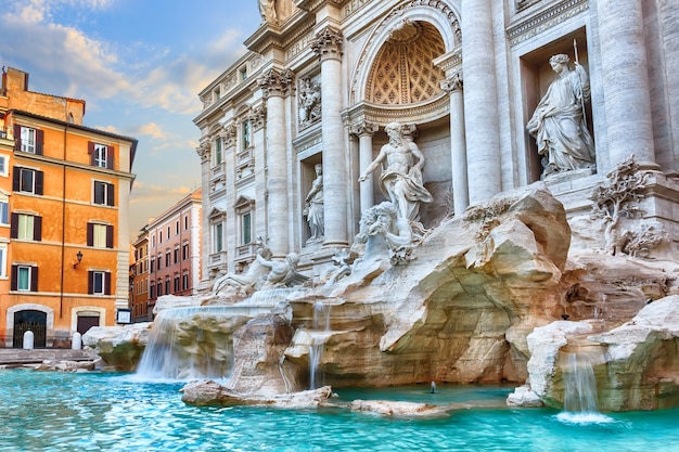 Fontana di Trevi a Roma, Italia, vista la mattina, nessun popolo