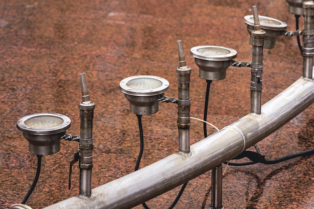 Fontana senza acqua. Costruzione di un gioco d'acqua. Costruzione idrotecnica. Tubi dell'acqua.