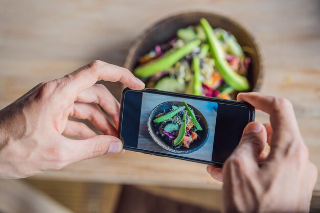 Food app Un'applicazione per telefono che definisce il cibo ei benefici del cibo