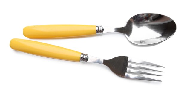 Forchetta e cucchiaio isolati su bianco