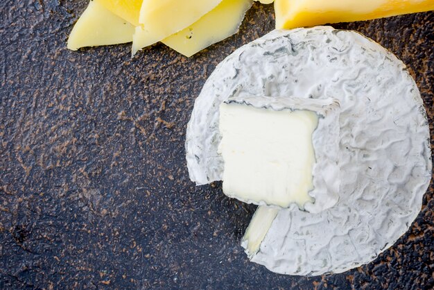 Formaggio a fette, formaggio con muffa, formaggio a pasta dura