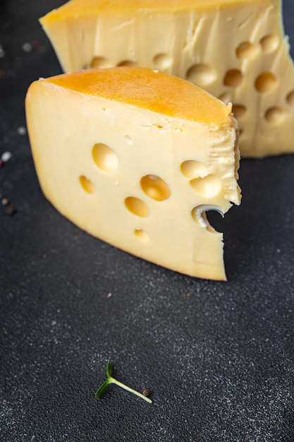 formaggio a pasta dura fresco dietetico pasto sano cibo spuntino sul tavolo copia spazio cibo sfondo