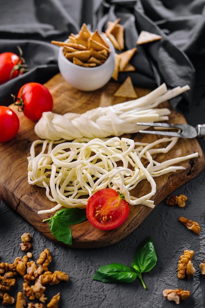 Formaggio tradizionale a stringa di korbacik slovacco fatto a mano