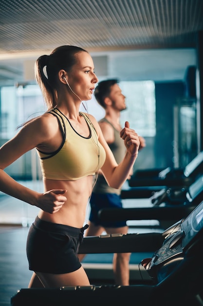 Formazione fisica in palestra