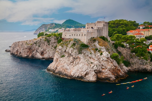 Fort Lovrijenac o Fortezza di San Lorenzo al di fuori del muro occidentale della città di Dubrovnik in Croazia