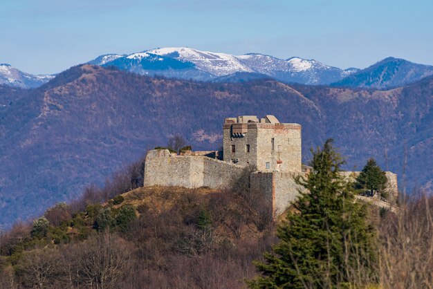 Forte Puin, una delle fortificazioni sulle colline intorno a Genova, in Italia