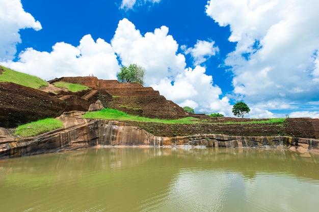 Fortezza della roccia del leone di Sigiriya nello Sri Lanka