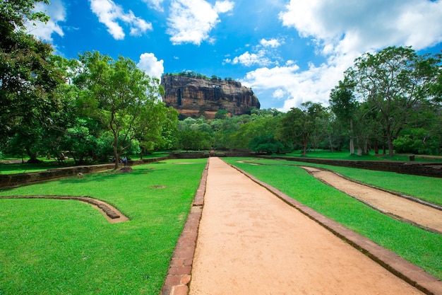 Fortezza della roccia del leone di Sigiriya nello Sri Lanka