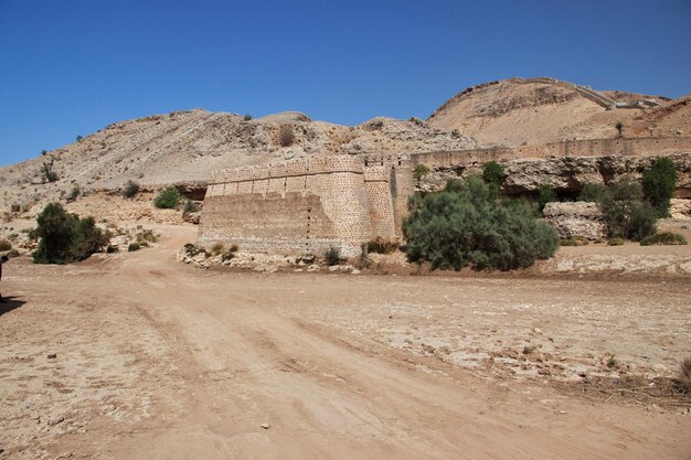 Fortezza di Ranikot Grande Muraglia del Sindh rovine vinatge in Pakistan