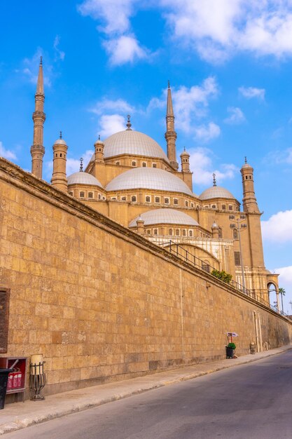 Fortezza e mura della Moschea di Alabastro nella città del Cairo