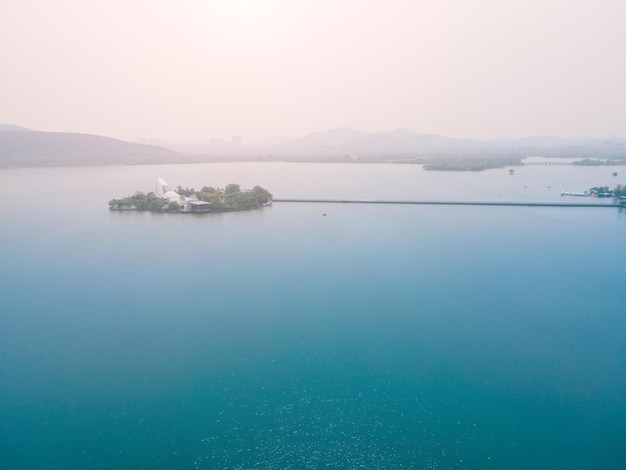 Foto aerea del paesaggio del lago Yunlong a Xuzhou in Cina