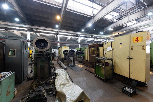 Foto del concetto dell'impianto della fabbrica del motore dei ricambi auto della fabbrica di automobili di produzione dell'assemblaggio di automobili e