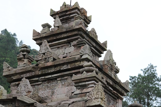 Foto del tempio di Gedong Songo scattate da diverse angolazioni